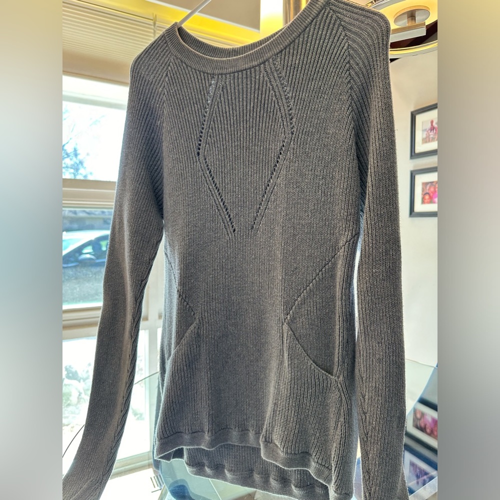 LULULEMON SWEATER